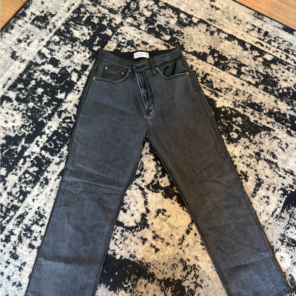 Women’s Abercrombie Half Leather Half Denim 90s high rise straight - Picture 2 of 4